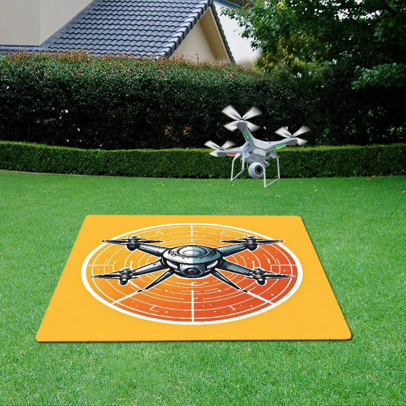 Enfant jouant sur un tapis de sol imperméable pour terrain de sport, avec des équipements sportifs à côté, soulignant la polyvalence du produit.
