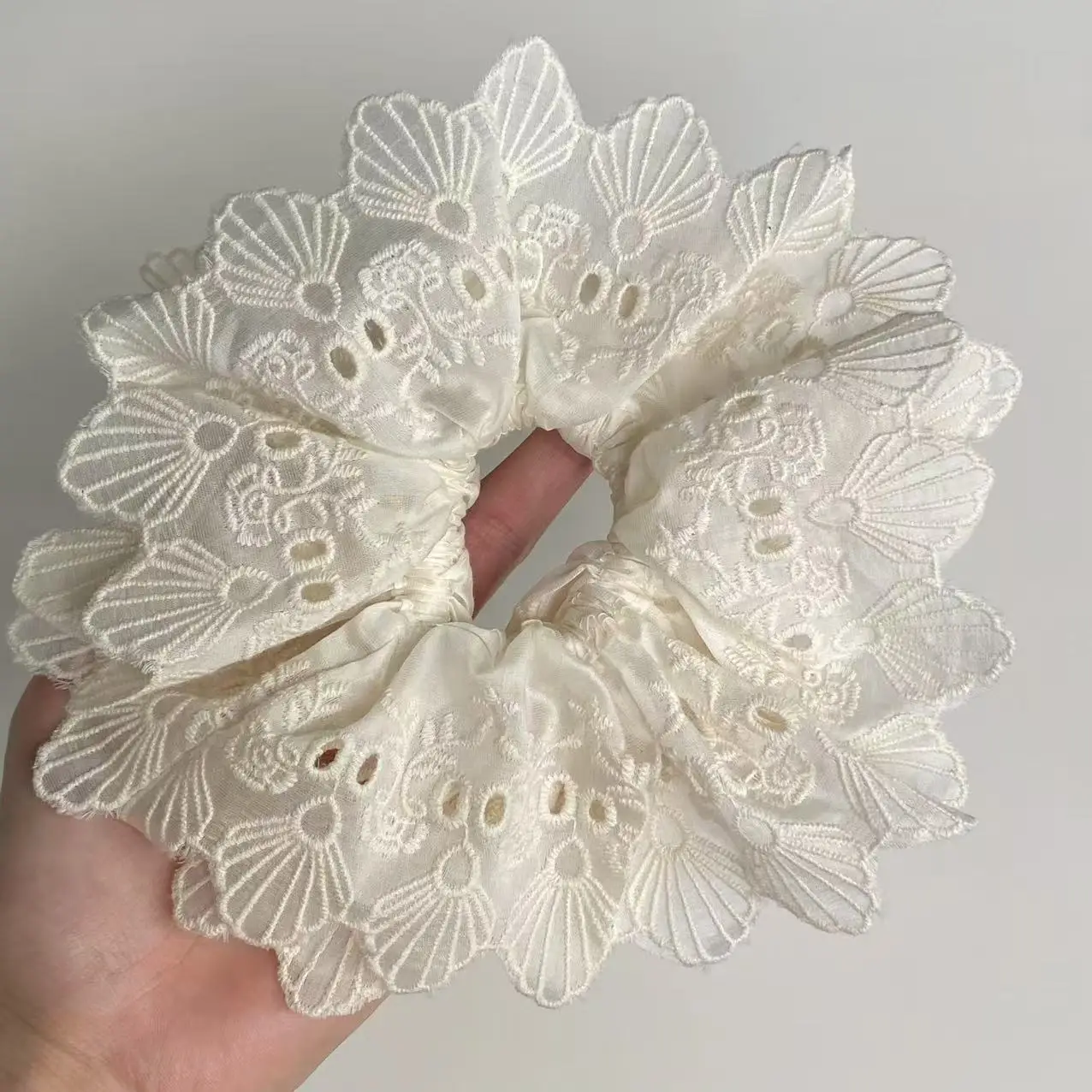 1PC White Lace Hair Scrunchies, 2 - Piece Floral Embroidered Hair Bands, Gentle Elastic Hair Ties for Girls