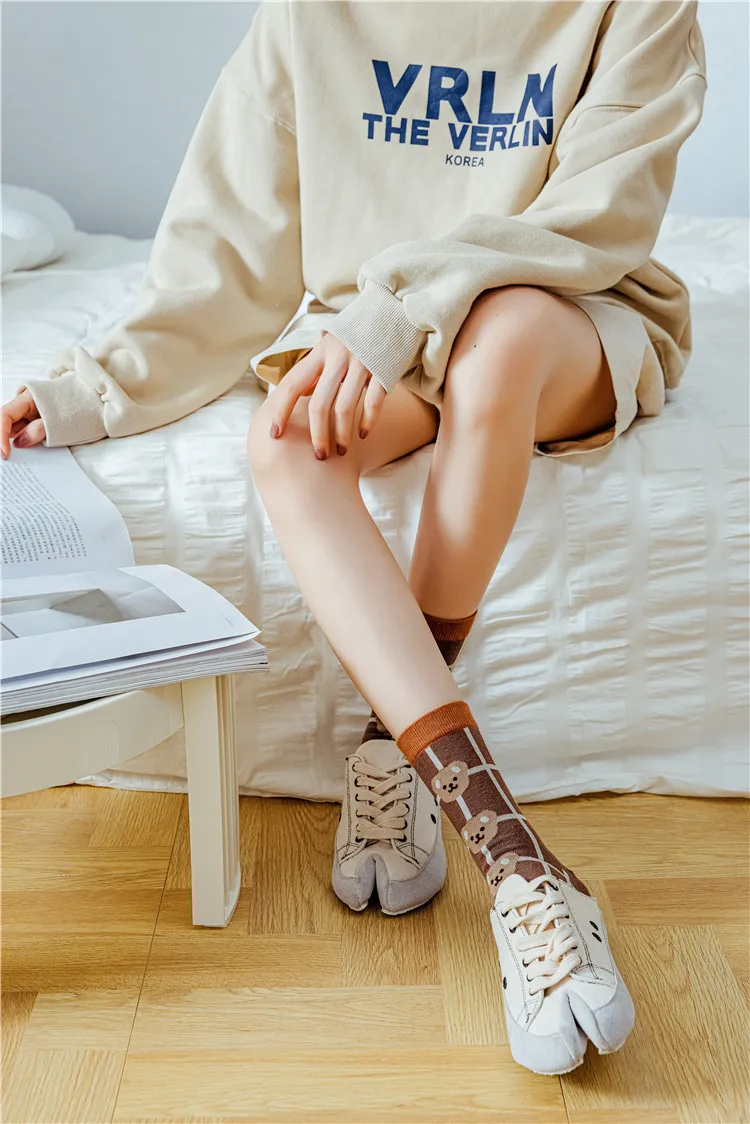 1 Paar Damen-Socken mit fünf Zehen und geteilten Zehen, bunte Tulpenblumen, weiche Baumwolle, Mädchen-Fünf-Finger-Mittelrohrsocken, Outdoor-Sportsocken – Detail 7