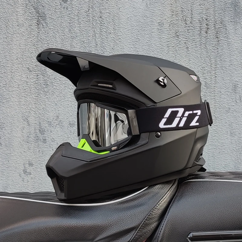 Off-Road Racing Helmet 5
