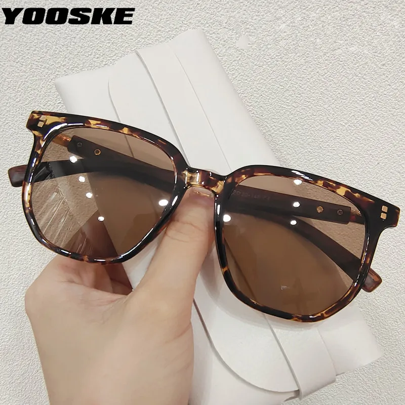 YOOSKE Vintage Wood Grain Legs Sunglasses Men Brand Designer Square Sun Glasses Women Black Traveling Eyewear Korean style