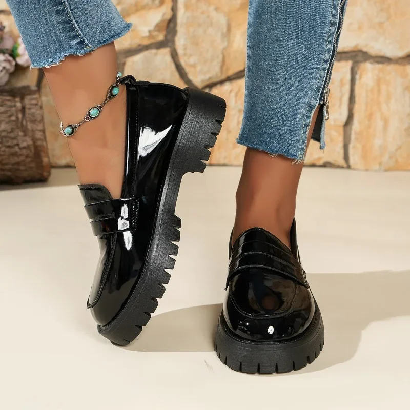 2024 Spring and Autumn Hot Selling Women's Shoes Fashionable Round Toe Solid Color Glossy Slip-on Low Heel Women's Loafers 2
