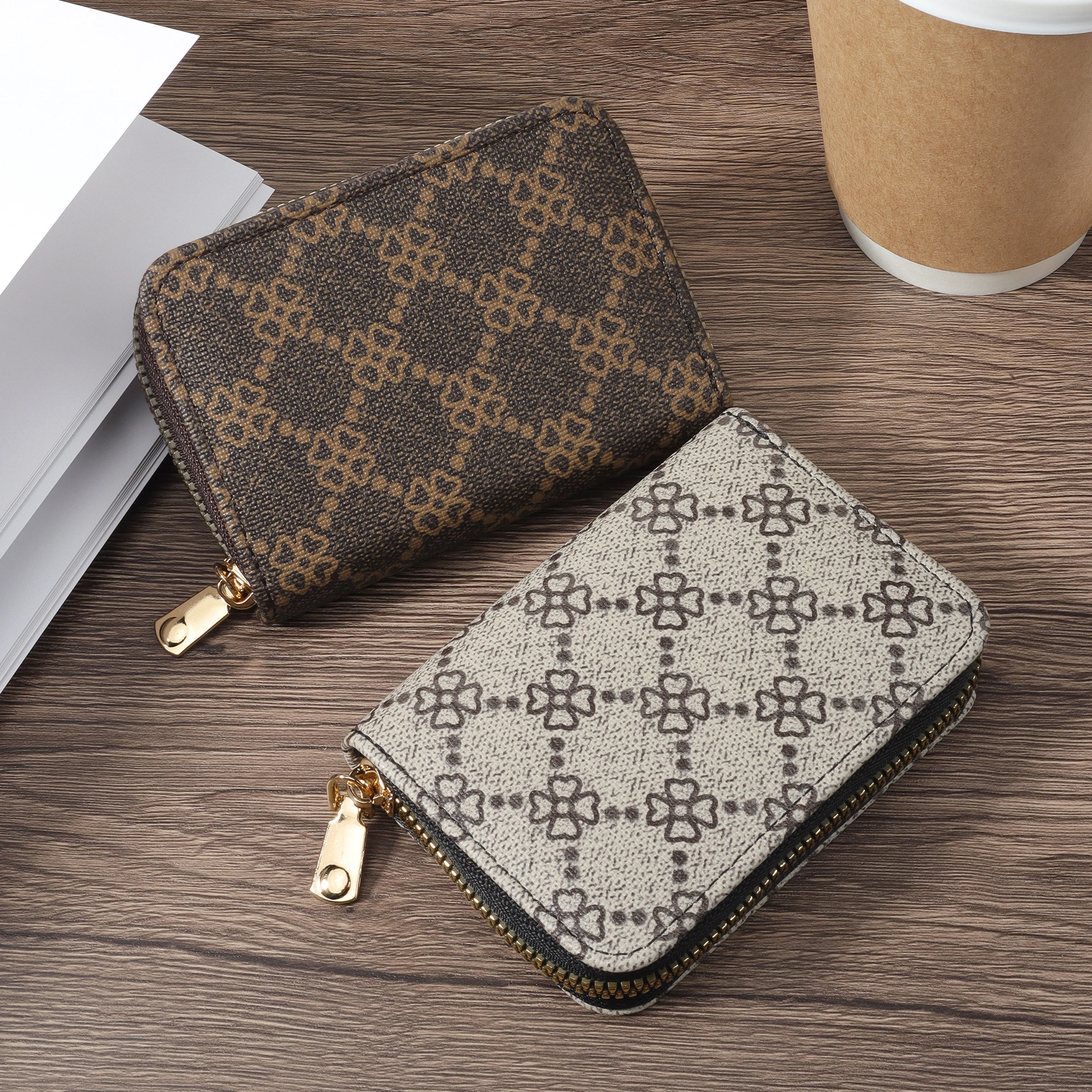 Minimalistische kurze Damenbrieftasche mit umwickeltem Reißverschluss um die Clutch-Geldbörse, modischer Reißverschluss um die Münzgeldbörse gewickelt – Detail 8