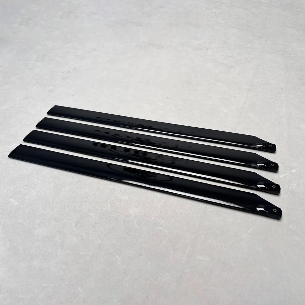 Jeu d'hélices RC 2-5 pales pour hélicoptère 500/600, présenté sur fond blanc.