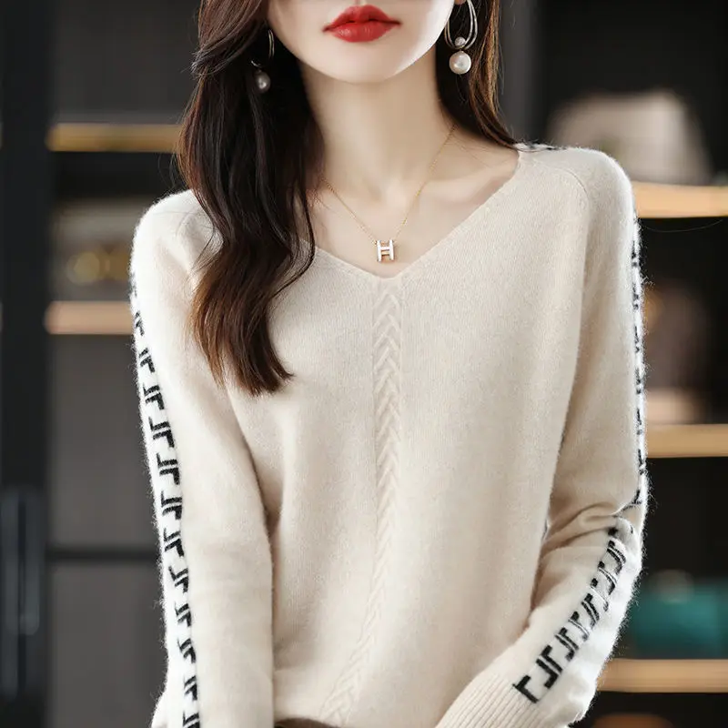 Fashion V-Neck Knitted Spliced Loose Korean Sweaters Women\'s Clothing 2022 Autumn New Casual Pullovers All-match Commute Tops
