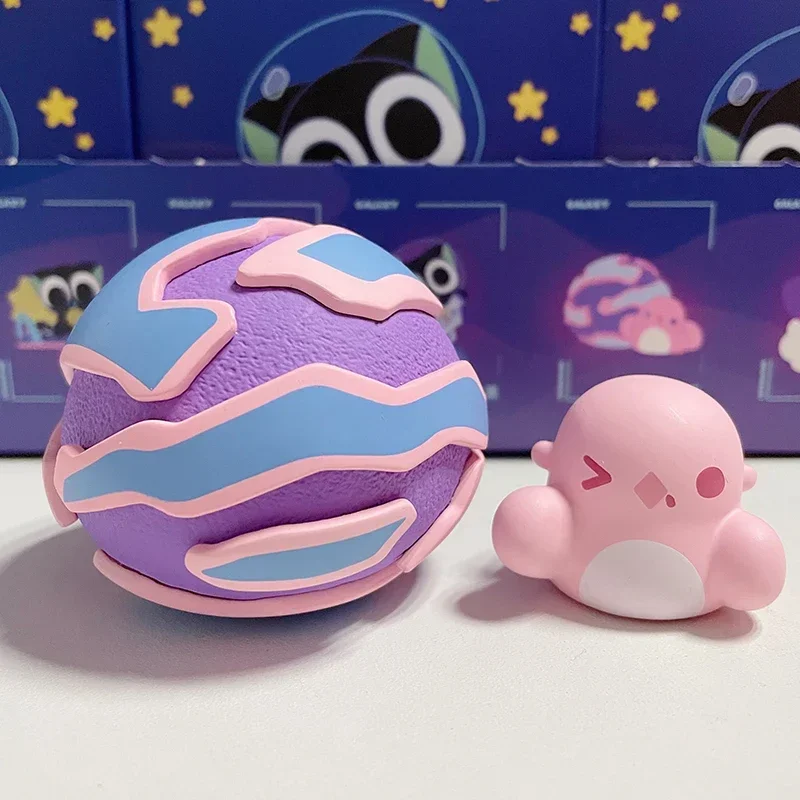 thumbnail image 1 of Caja sorpresa de la serie Luo Xiaohei Universe, muñeca linda hecha a mano, regalo sorpresa misterioso para niñas, periféricos de juego de moda, 1 of 5