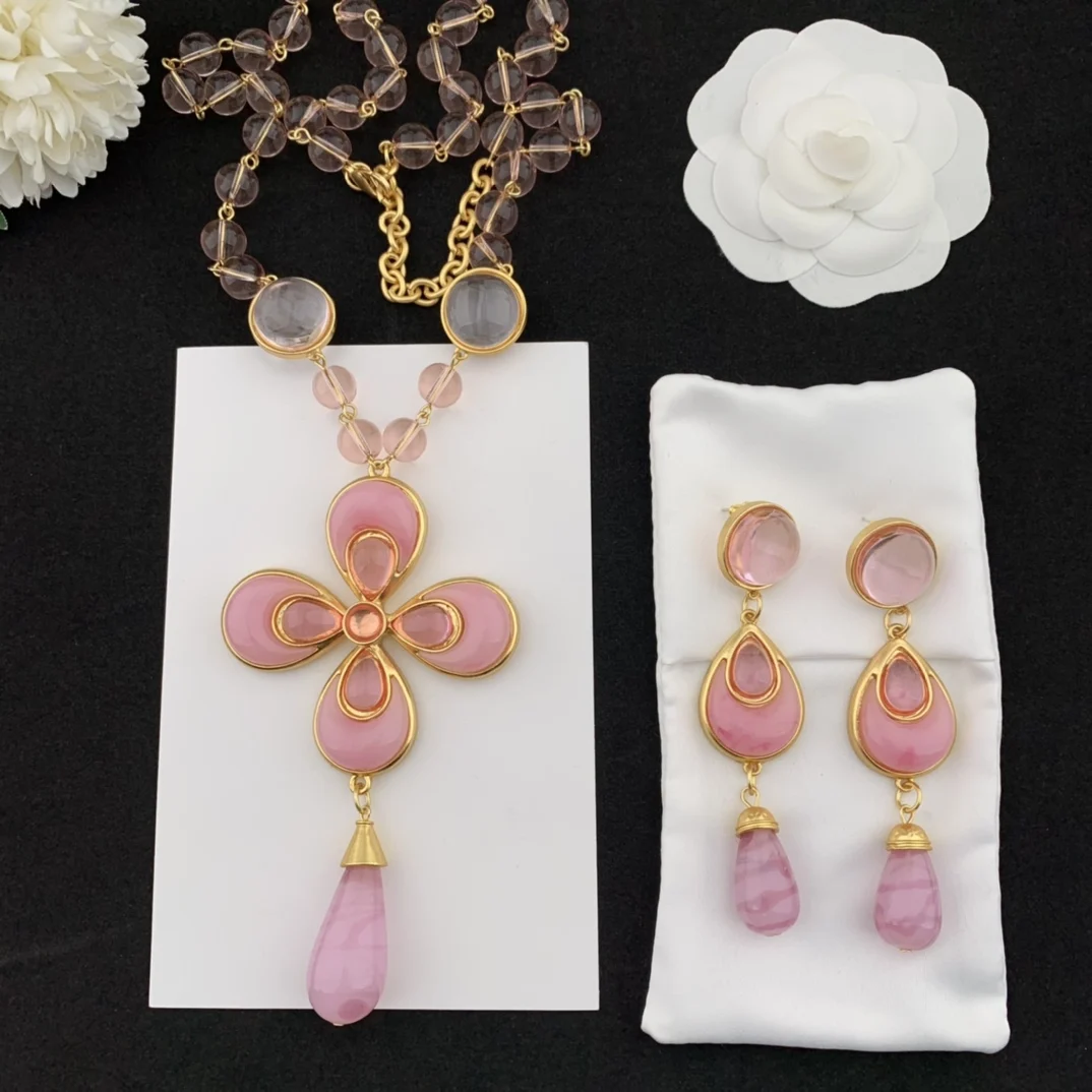 

Popular Pink Flower Droplet Pendant Necklace and Earrings in Europe and America