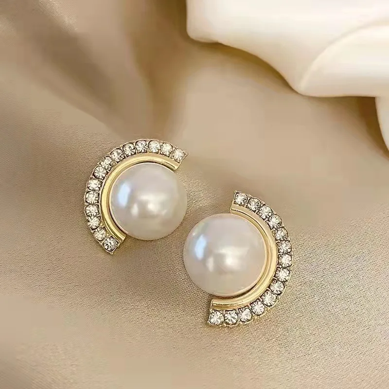 

Fashion Y2k Creative Imitation Pearl Piercing Earring For Women Sweet Bling Rhinestone Ear rings Versatile Jewelry Party Gifts