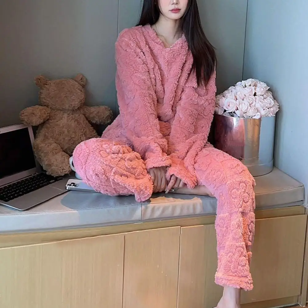 

Women Coral Velvet Pajama Set Coral Velvet Women Loungewear Cozy Winter Pajama Set 2-piece Women's Fleece Homewear for Comfort