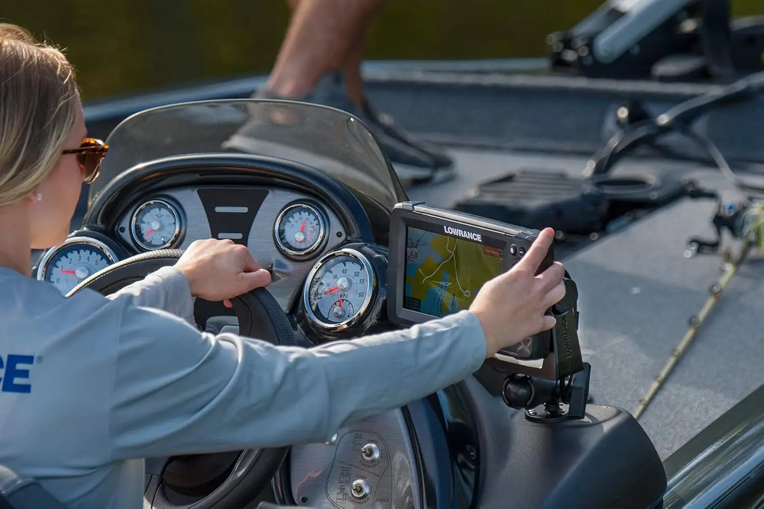 Reveal 5", 7" and 9" Fish Finders with Transducers