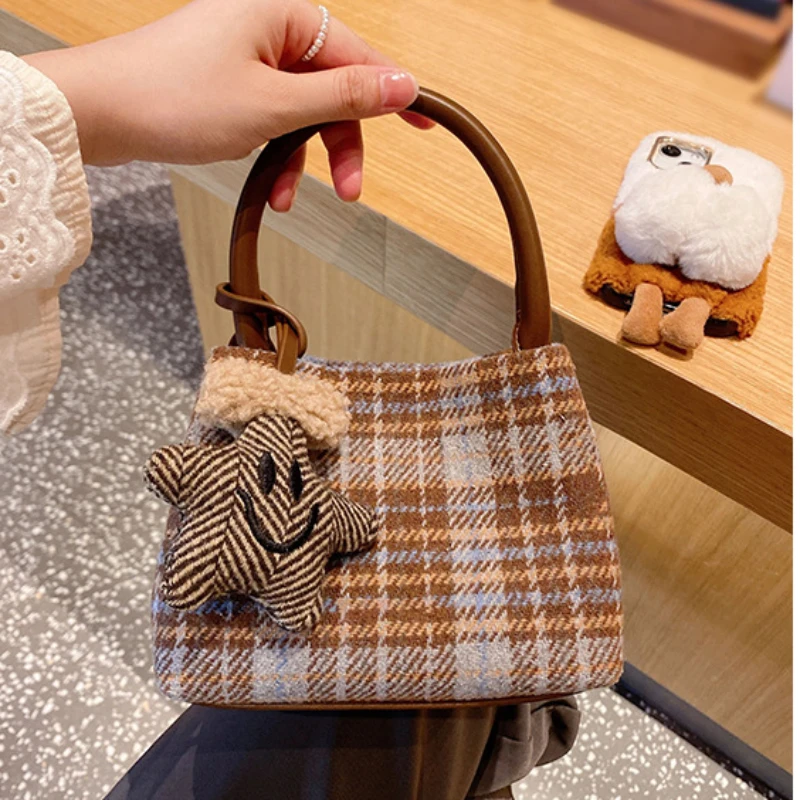 

Vintage Sense Handbag England Style Brown Shell Bag Versatile Women's Tote Bag High Quality Fashionable Crossbody Bag
