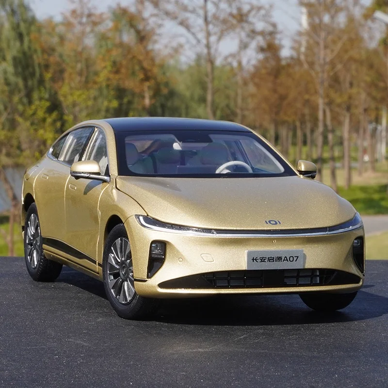 

Масштаб 1:18 Changan A07 2023 сплав Новая модель автомобиля