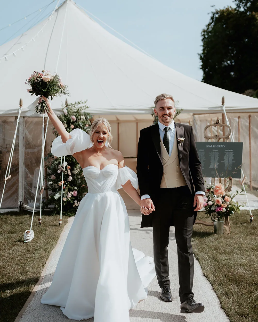 Customized Off-Shoulder Wedding Dress For Women Puff Sleeves Pleats A-Line Bridal Gown Elegant Backless Wedding Party Dress 2
