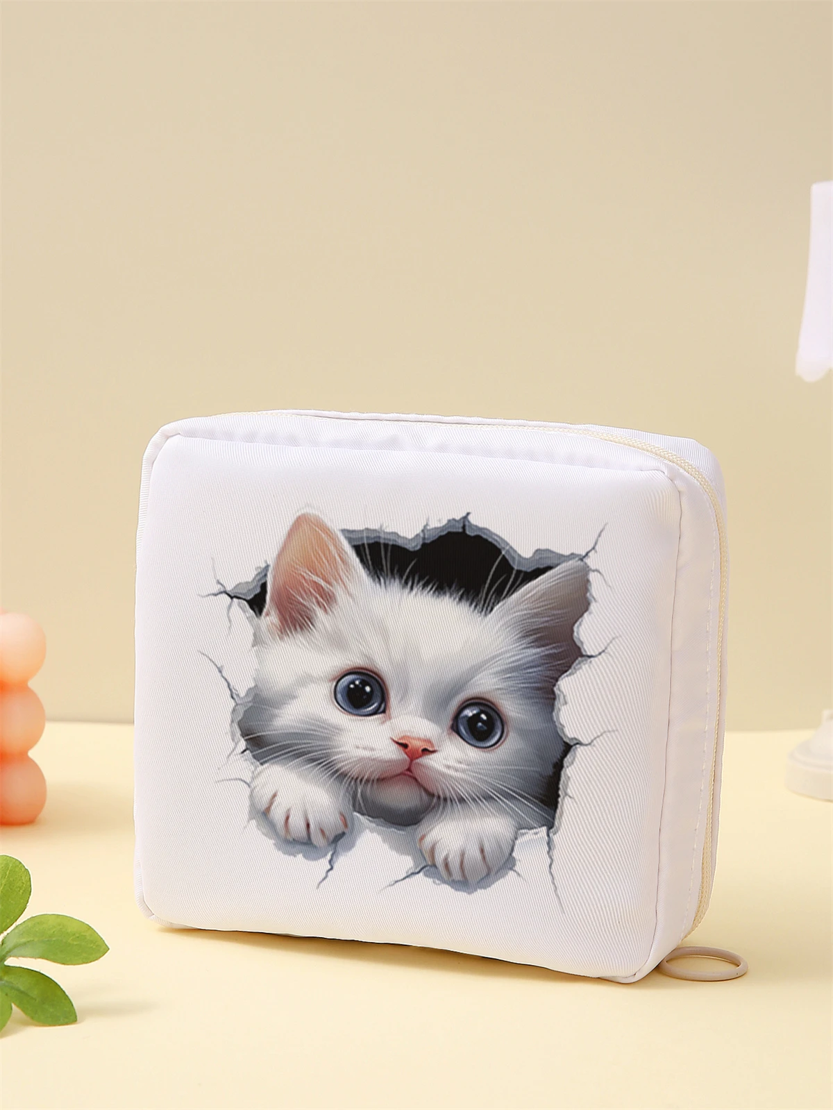 White cat printed sanitary napkin storage bag, women's lightweight tissue bag, sanitary tissue bag