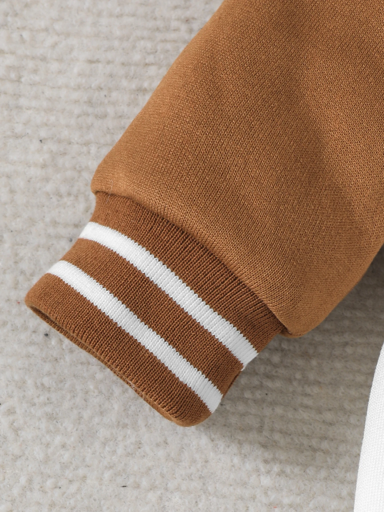 Baby boy bear pattern knitted fleece long sleeved jumpsuit, suitable for autumn and winter seasons 6