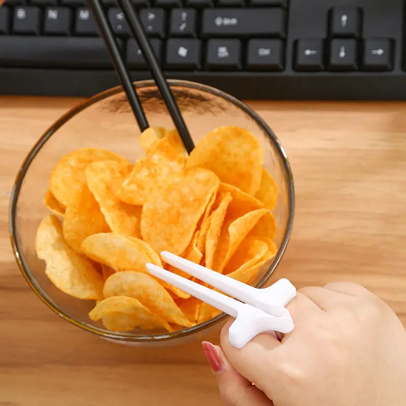 Play Game Finger Chopsticks Eat Snacks Artifact Eat Potato Chips Not Dirty Hand Chopsticks Holder Lazy Assistant Chopstick