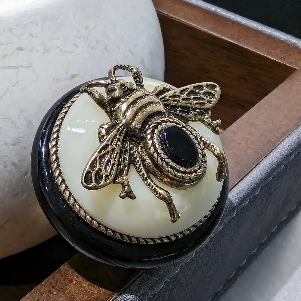 JBJD Vintage Bee New Design Party white Natural Agate Ring