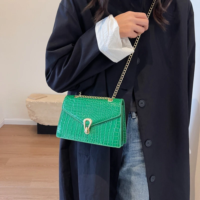 Rose Red Crocodile Pattern Chain Women's Bag 2024 Spring New Trend Korean Single Shoulder Crossbody Women's Bag Small Square Bag
