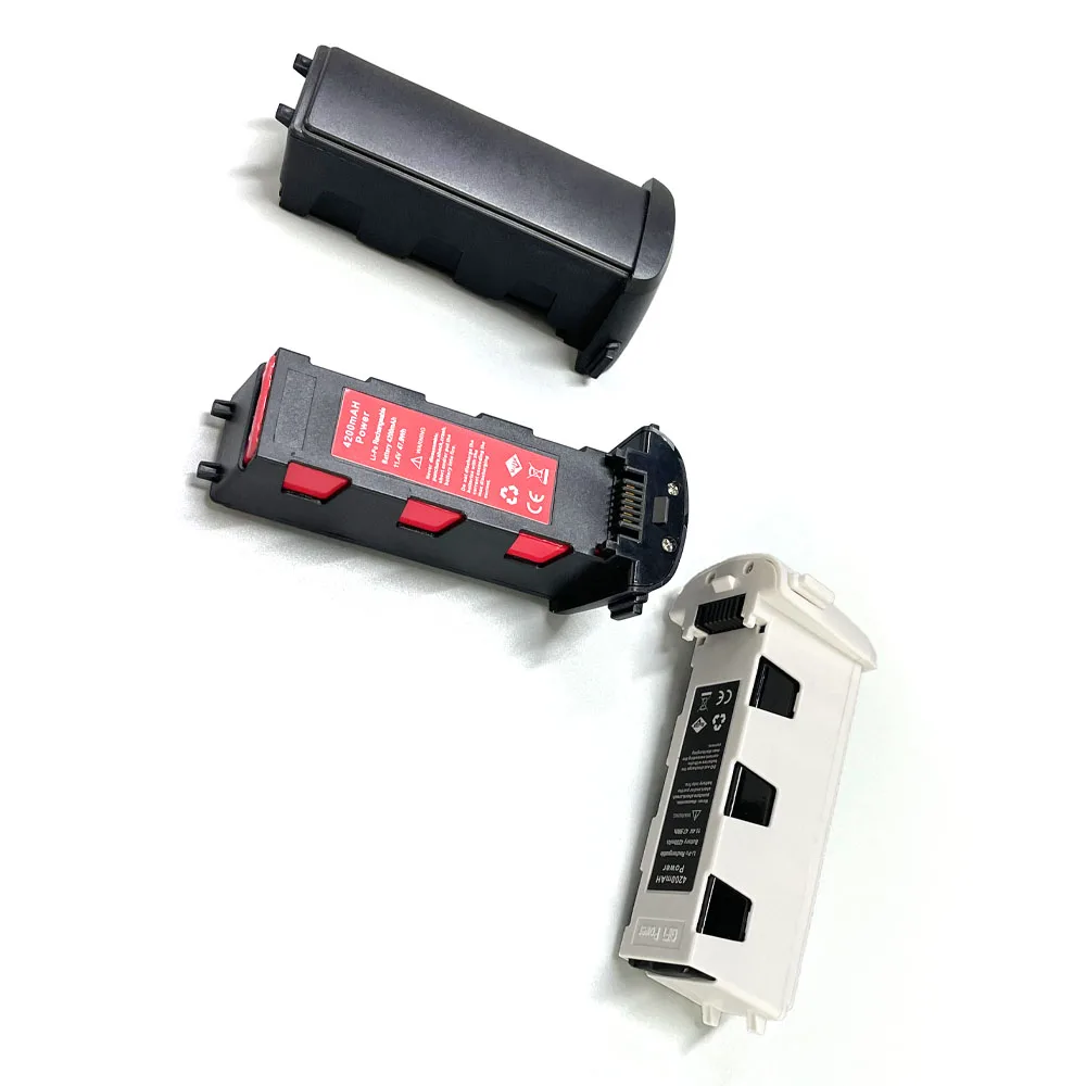 Batterie drone 7.4V 2200mAh Li-Po posée sur fond blanc, avec protections multiples, rechange fiable.