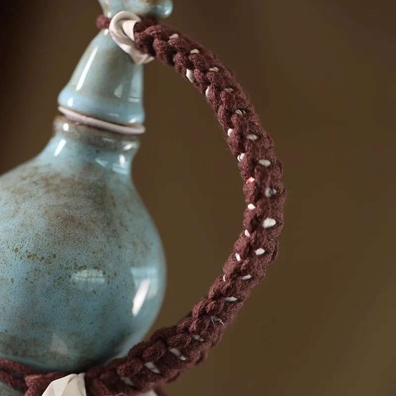 Chinese Style Gourd Wine Bottle, Ceramic Liquor Flask with Net Bag, Ancient Vintage Wine Pot for Men Outdoor Travel, Sake Gift