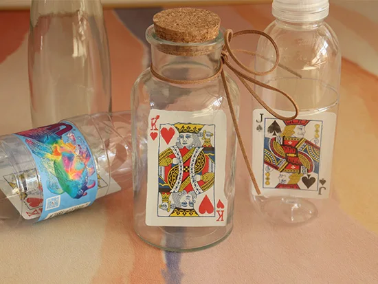 

Deluxe Card to Bottle (Includes Bottle) by J.C Magic Tricks Chosen Card Appear in Bottle Magia Close Up Illusions Gimmicks Props