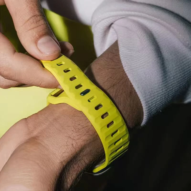 Premium Sports Silicone Strap for Smart Watches - Durable and Stylish Bracelet