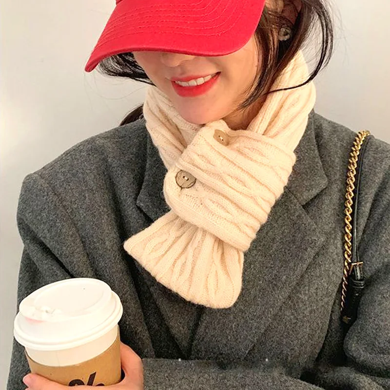 Рисунок 4 - Однотонный Мягкий Вязаный крючком шарф на пуговицах