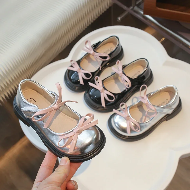 Kids Princess Shoes with Pink Bow Girls' Fashion Little Leather Shoes for Party Wedding 2024 New Children Dance Shoes Soft Sole