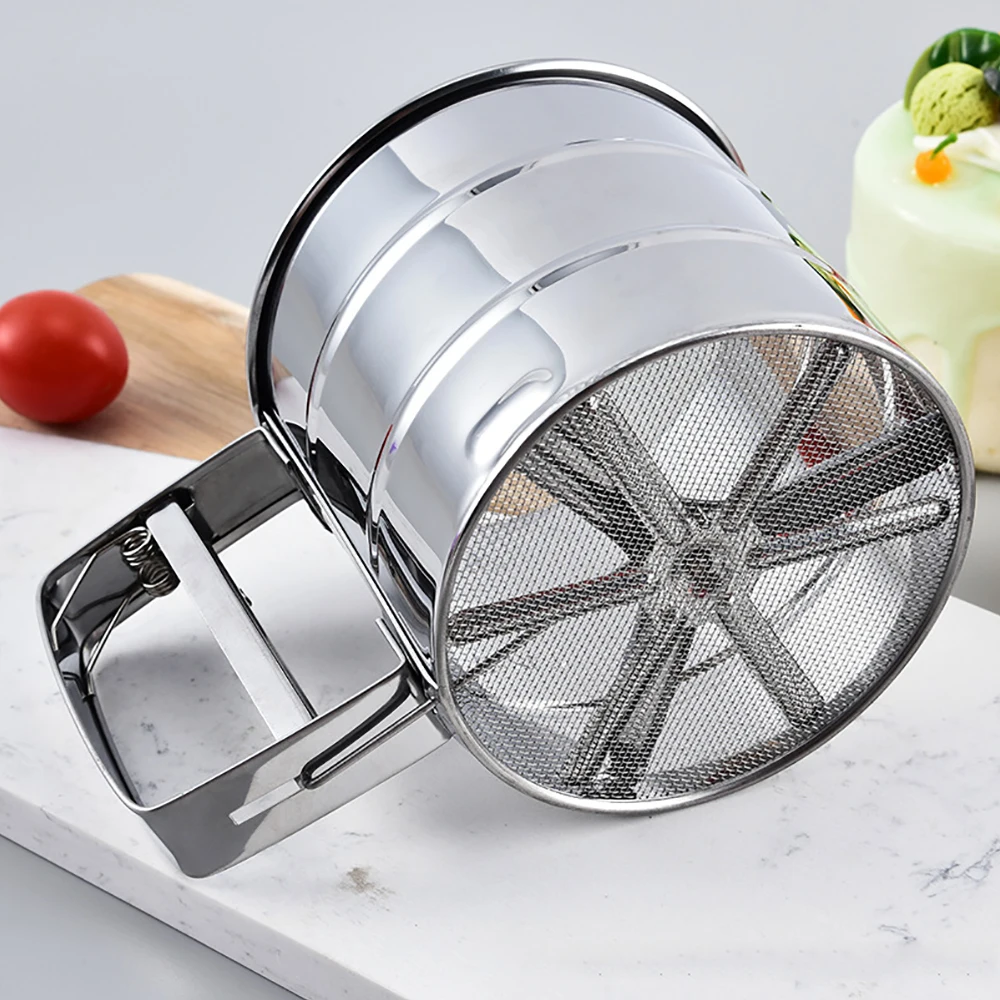 Agitatore in Polvere in Acciaio Inossidabile Mesh Agitatore di Farina Setaccio per Caffè Vasetti di Stagionatura Contenitore di Stoccaggio con Coperchio Antipolvere Rimovibile per Cottura al Forno(S