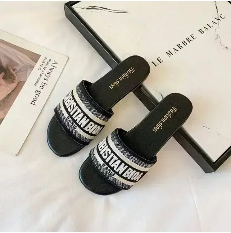 Luxury Design Summer Classic Simple Sandals Ladies Wear Fashion Ins Tide Beach Non-slip Flip-flops SD1