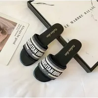 Luxury Design Summer Classic Simple Sandals Ladies Wear Fashion Ins Tide Beach Non-slip Flip-flops SD1