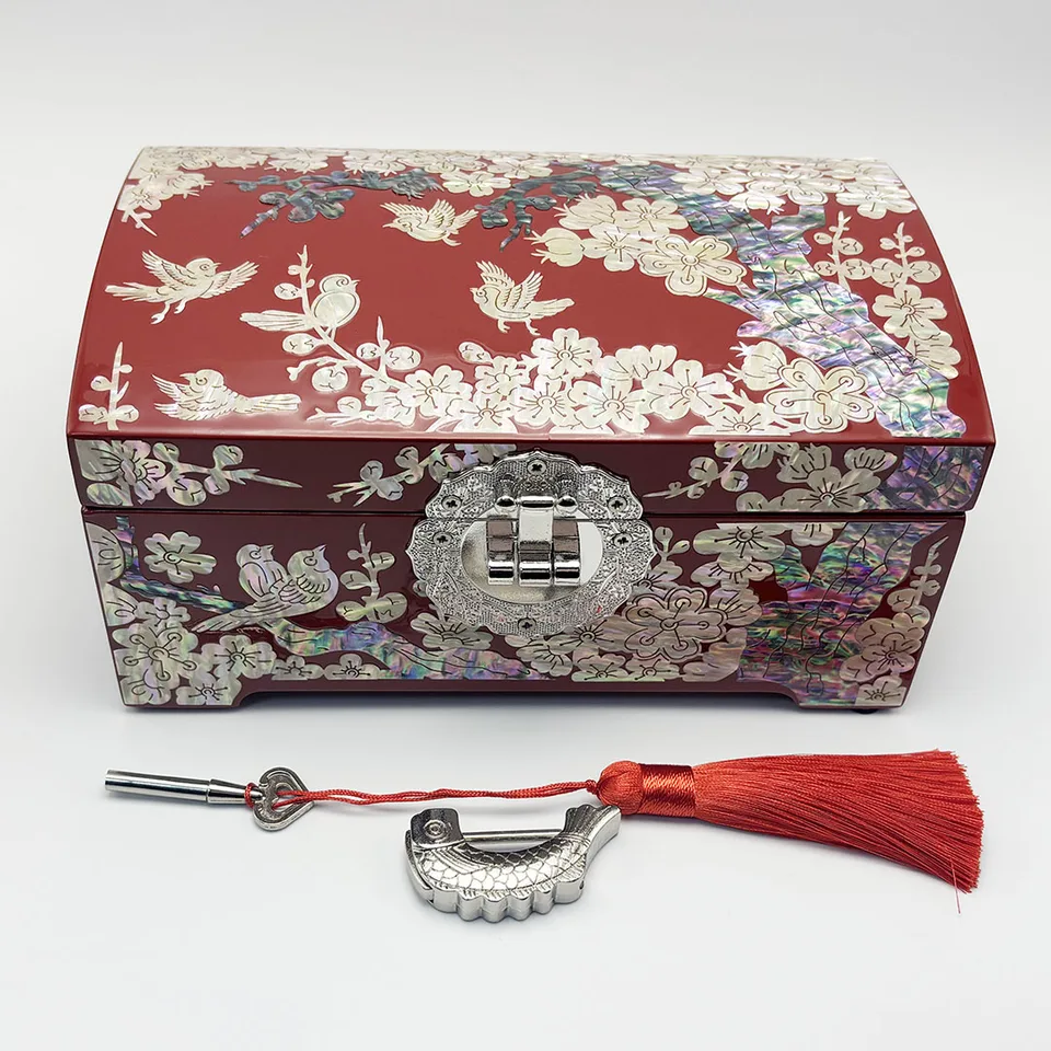 レディーシャーピー漆塗りジュエリーボックス、マザーオブパール