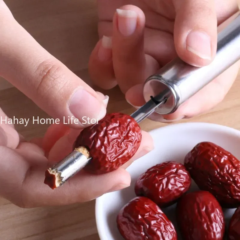 เครื่องคว้านแกนเมล็ดผลไม้เครื่องคว้านแกนลูกแพร์ Apple วันที่สีแดงมีดหั่นผักผลไม้ของใช้ในครัว 1