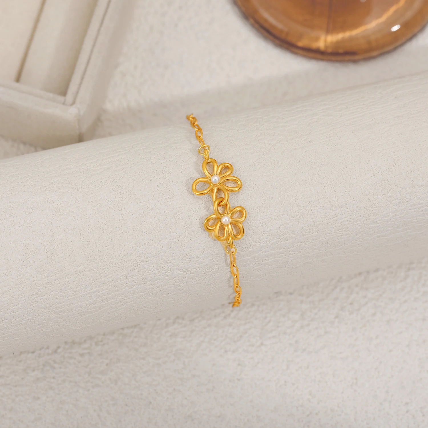 Exquisite 18K Gold Plated Double Flower Bracelet for Women Grils Minimalist Adjustable Stainless Steel Chain Link Bracelets Gift