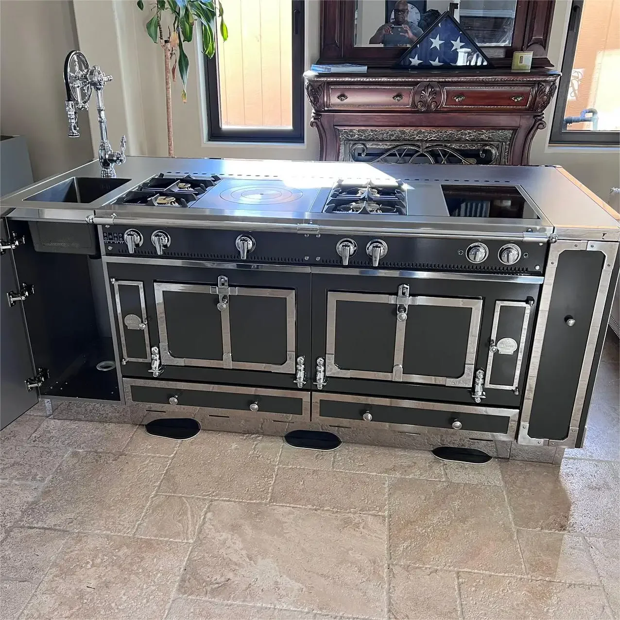 Stainless Steel Black Color Luxury Kitchen Cabinet Island