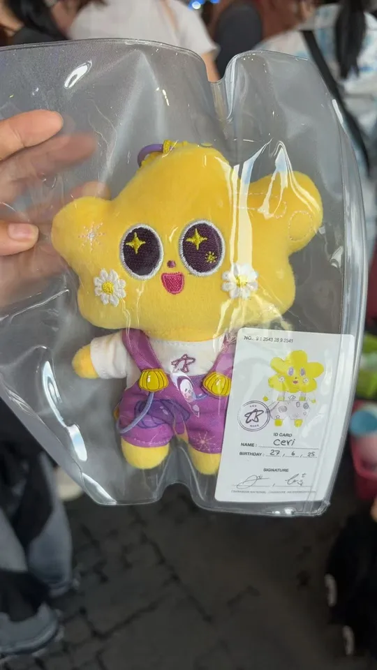 2025 In Stock Thai Star Aouboom Dual Ceri Breezy Ballon Keychain