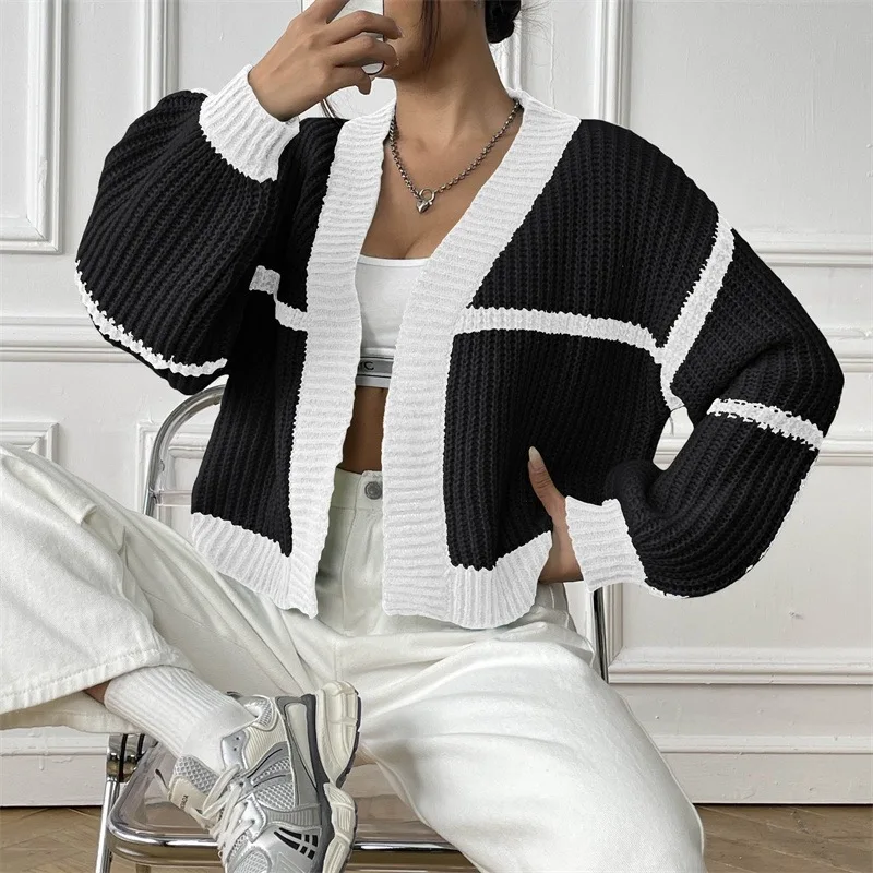 Autumn and Winter Fashion Women's Lantern Sleeve Contrasting Sweater 2025 New Cardigan Short Casual Sweater Jacket Knitwear