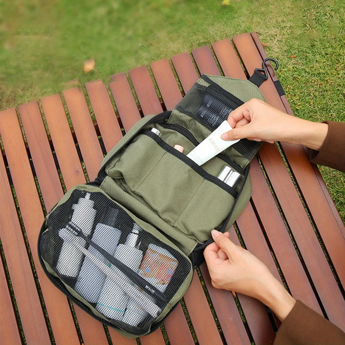 Hanging Men's Toiletry Bag Large Waterproof Cosmetic Bags Travel Organizer Lady Toiletries Makeup Toilet Foldable Bathroom Kit