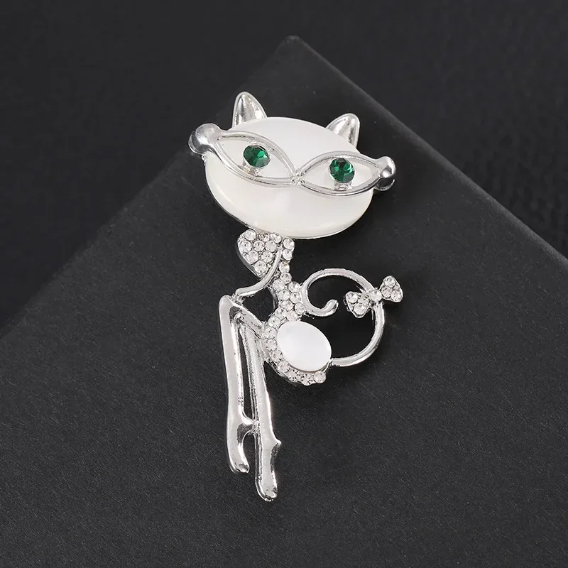 Cute Little Cat Cat Eye Stone Brooch High-end Korean Crystal Collar Needle Cat Girl Personalized Clothes Decor Accessories