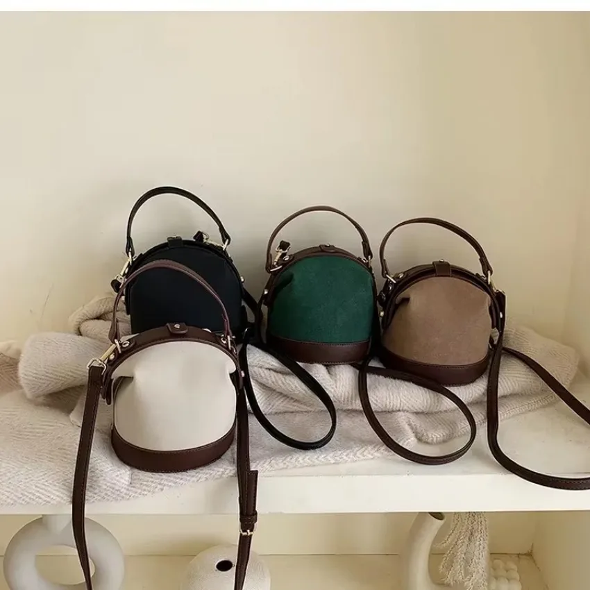 1 Pcs Shoulder Bucket Bag Korean Edition Simple Crossbody Bag Versatile Crossbody Bag Fashion Handbag Spring Summer New Fashion