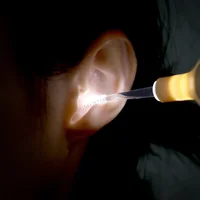 LED Light Earpick Baby Ear Cleaner Endoscope Penlight Spoon Cleaning Ear Curette Light Spoon with Ear Wax Removal Tools 2