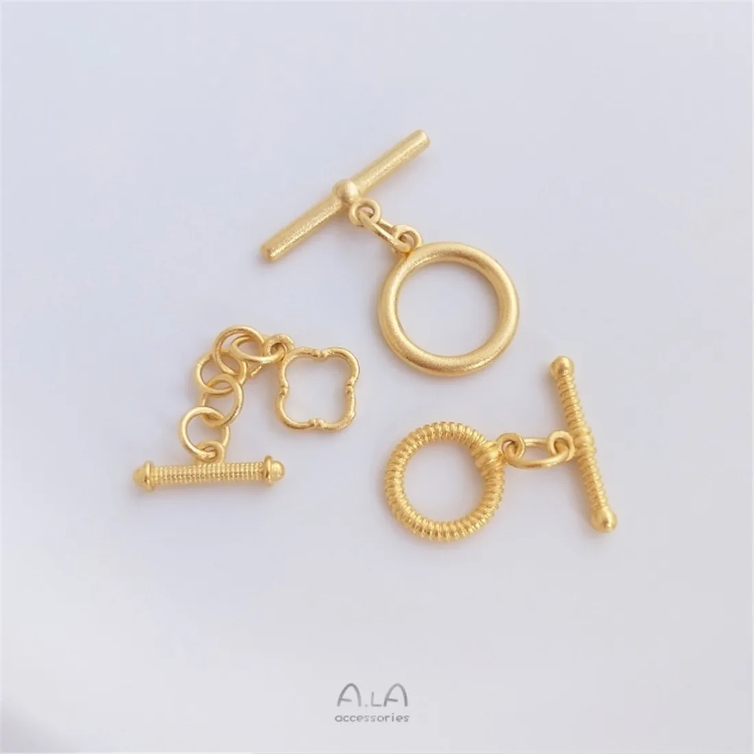 Рисунок 5 - Золотая круглая пряжка для браслетов