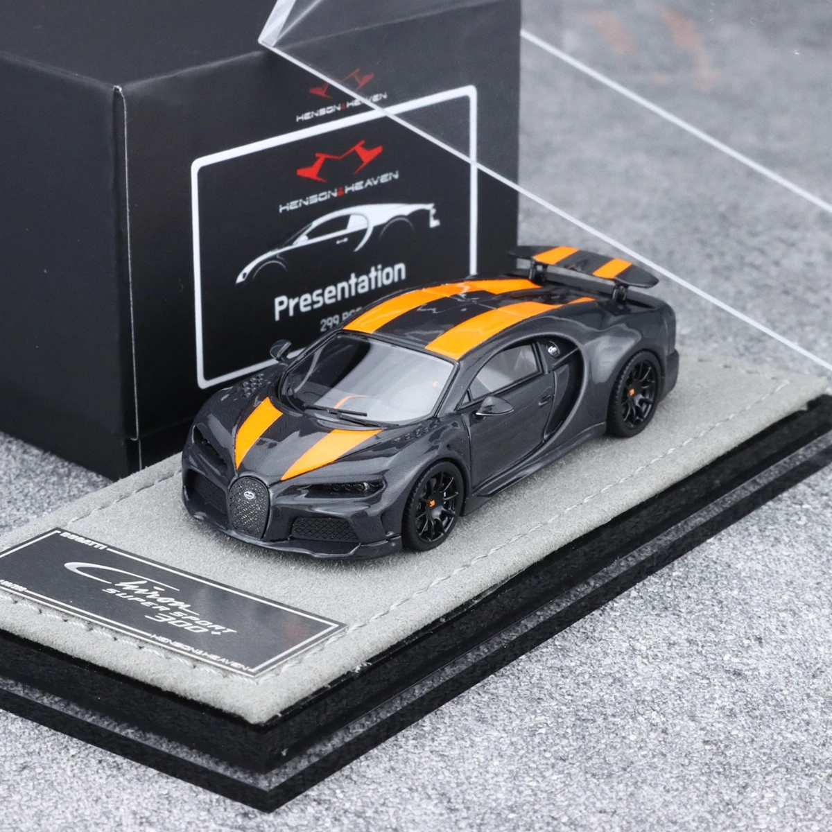 1:64 ブガッティ シロン スーパー スポーツ樹脂ミニチュア