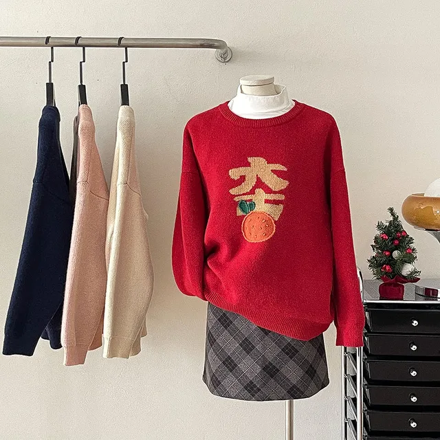 패셔니스타의 필수품: 새해를 맞이한 현장의 틈새 자카드 스웨터 패셔니스타의 필수품: 새해를 맞이한 현장의 틈새 자카드 스웨터