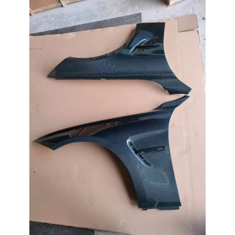 공장 신제품 고품질 카본 파이버 펜더 F32 M4용