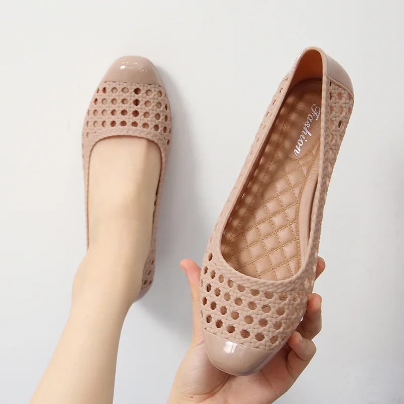 

Cloth Shoes In The Summer New Net Shoes Female Breathable Mesh In Elderly Mother Soft Bottom Hollow Out Sandals