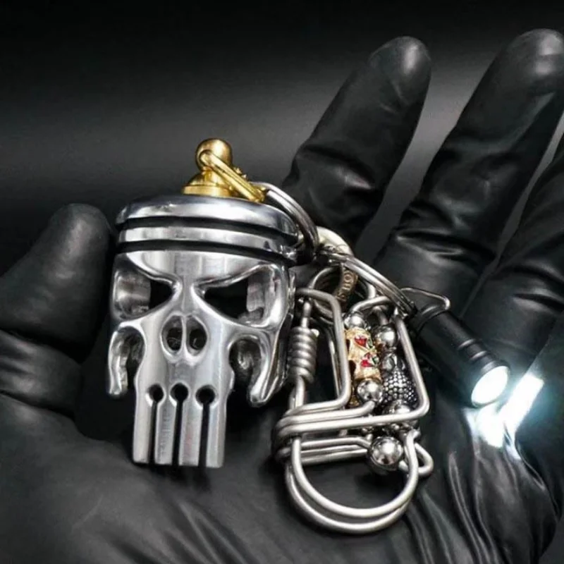 

Piston Art Keychain Skull Pendant Decor Accessories For Men Women Alloy Skeleton Keychains Keyring with Flashlight and Bottle