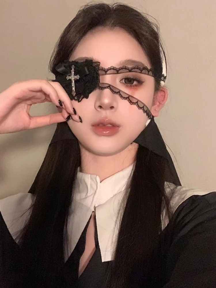 Gothic Lace Eye Mask - Womens Halloween Cosplay Accessory