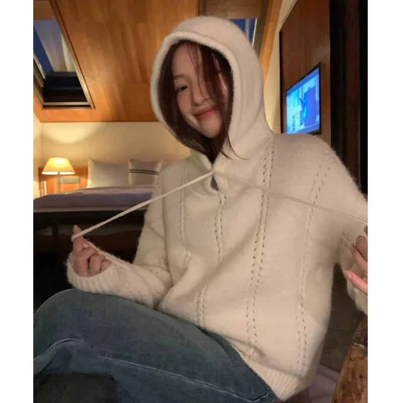 Women Casual Long Sleeved Knitted Sweater