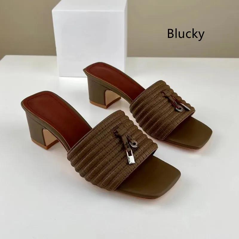 

Women's metal lock comfortable slippers, leather open toe crocodile pattern slippers, women's versatile and casual